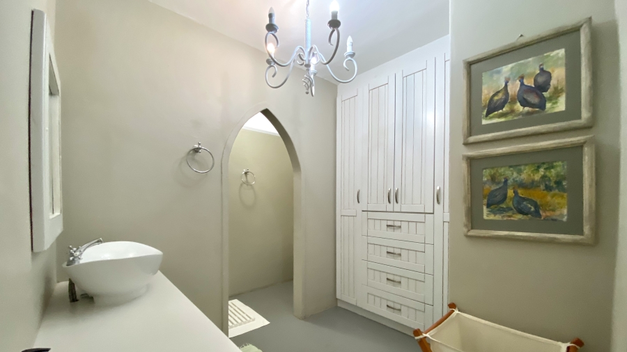 6 Bedroom Property for Sale in Jacobsbaai Western Cape